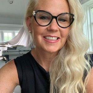 Meet your Posher, Holi